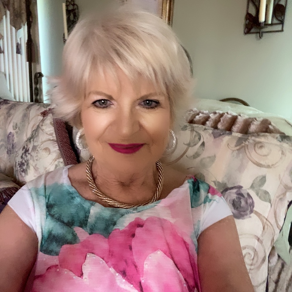 Meet your Posher, Martina Marie